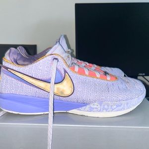 LeBron 20 “Violet Frost” Size 12 M